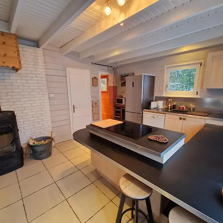 Les Jales, Jacuzzi Chalet *