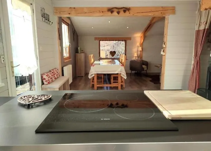 Les Jales, Jacuzzi Domek alpejski *